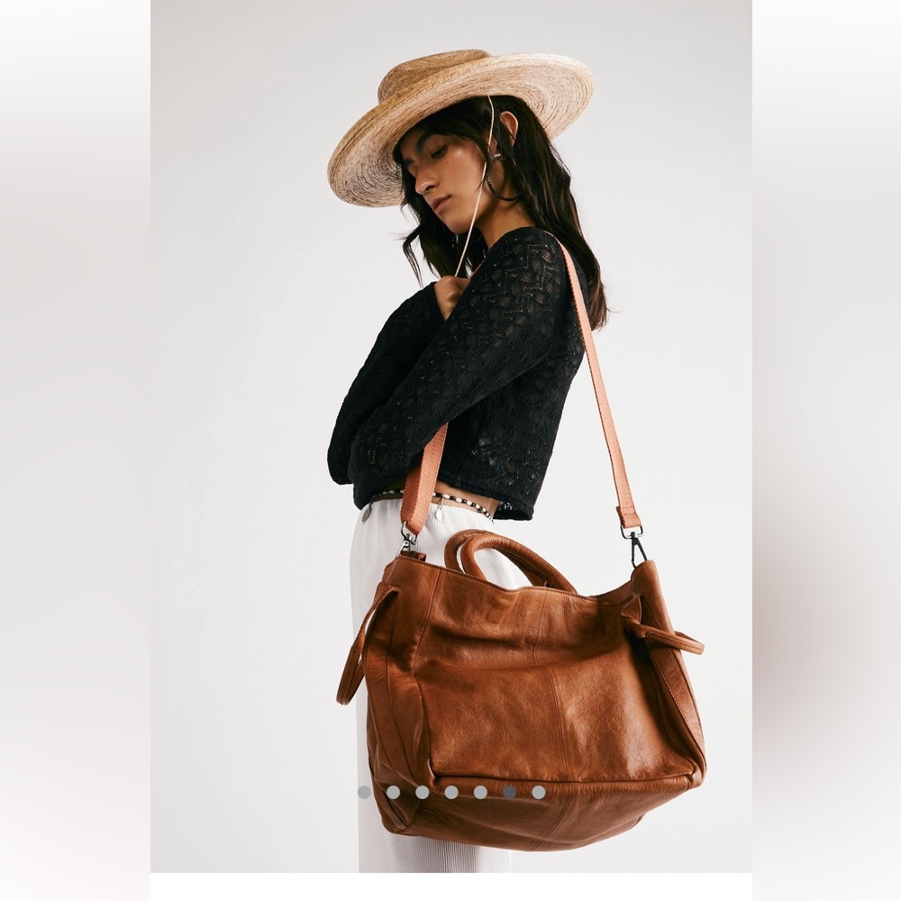 Leslie Leather Tote - Picture 2 of 12